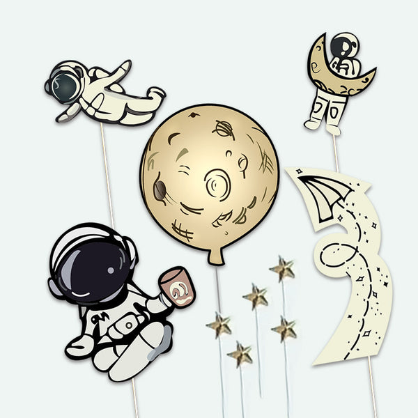 Space Astronaut Paper Cake Insertion