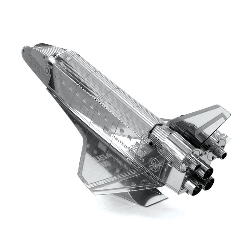 Three-dimensional jigsaw space shuttle