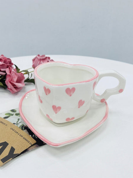 Ceramic mugs give girls lovely and high beauty